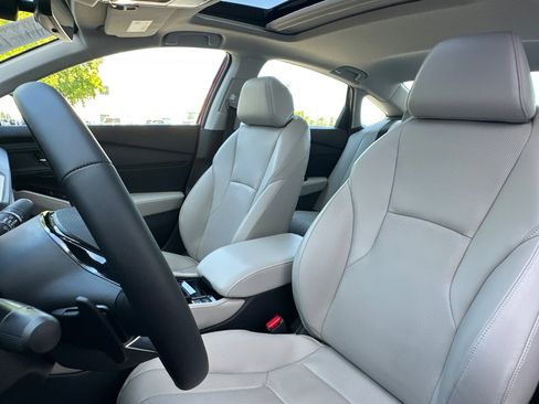 Used 2025 Honda Accord Touring image 5