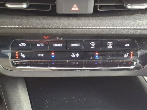 Used 2023 Buick Envision Essence w/ Sport Touring Package image 15