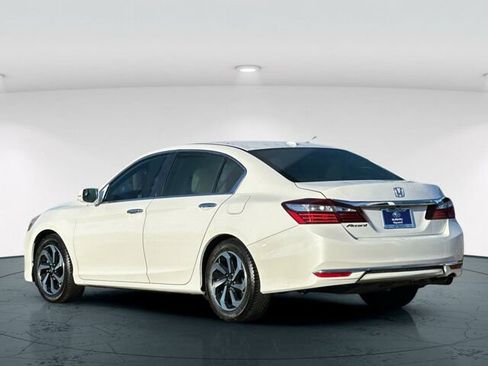 Used 2017 Honda Accord EX-L image 4