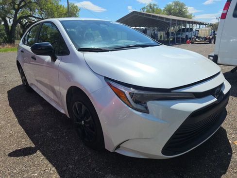 Used 2025 Toyota Corolla LE FWD image 4