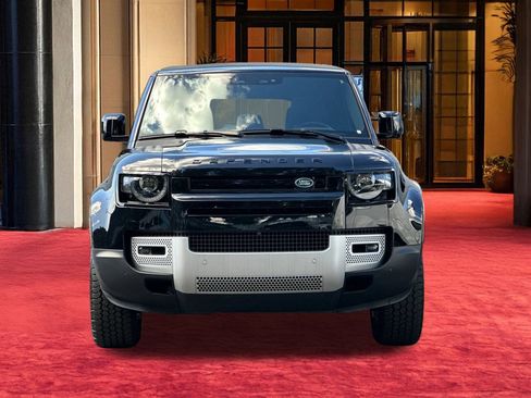 Used 2025 Land Rover Defender 110 S image 7