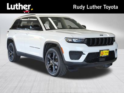 Used 2023 Jeep Grand Cherokee Altitude