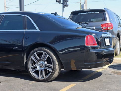 Used 2015 Rolls-Royce Ghost RWD image 14
