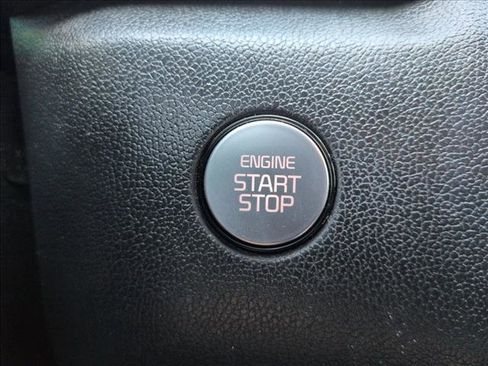 Used 2022 Kia Sorento S image 16