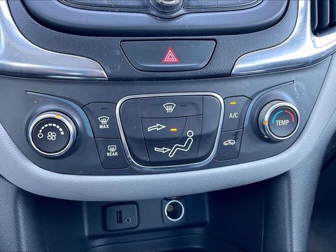 Used 2018 Chevrolet Equinox LS w/ LPO, Protection Package AWD/4WD image 17