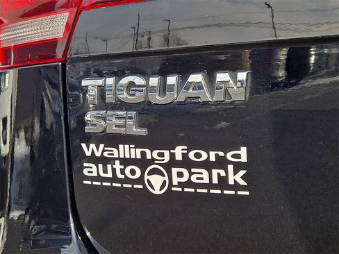Used 2018 Volkswagen Tiguan SEL image 29