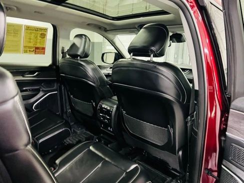 Used 2021 Jeep Grand Cherokee L Limited AWD/4WD image 34