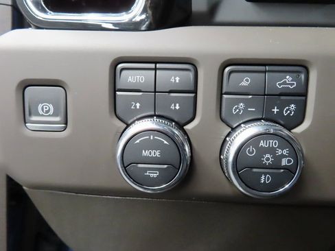 Used 2024 GMC Sierra 3500 Denali w/ Denali Reserve Package image 48