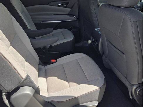 Certified 2026 Chevrolet Traverse LT w/ Driver Confidence Package FWD image 18