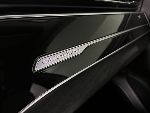 Used 2025 Audi Q8 Premium Plus w/ Premium Plus Package image 15