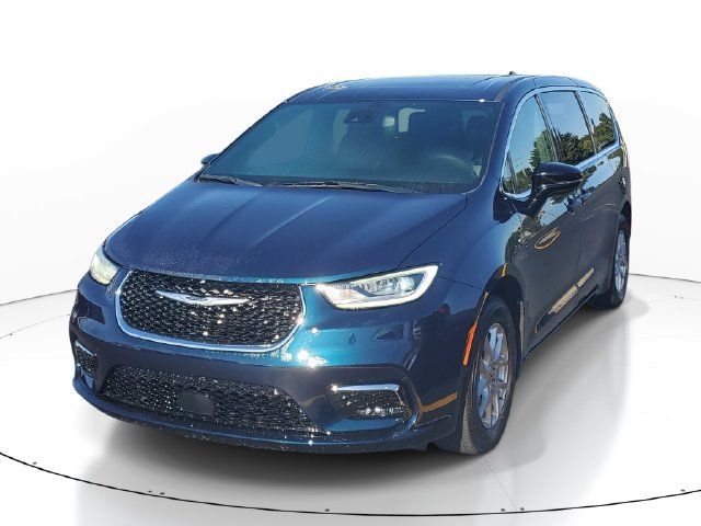 Used 2025 Chrysler Pacifica Select FWD image 2