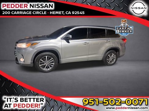 Used 2017 Toyota Highlander XLE w/ Carpet Mat Package FWD image 1