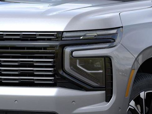New 2026 Chevrolet Suburban High Country w/ LPO, Illumination Package RWD image 10