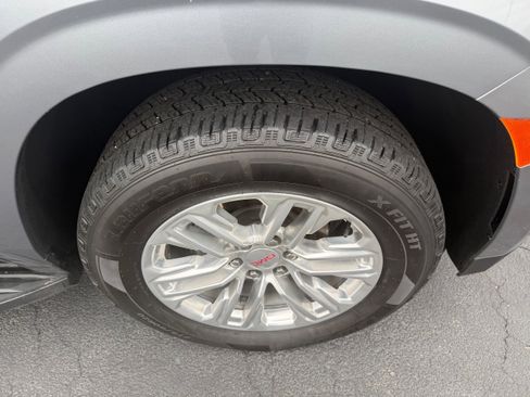 Used 2021 GMC Yukon XL SLT w/ SLT Premium Package AWD/4WD image 4