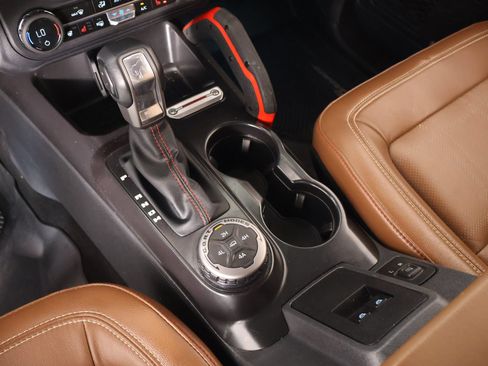 Used 2024 Ford Bronco Heritage Edition AWD/4WD image 9