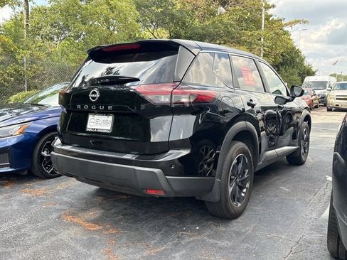 Used 2025 Nissan Rogue SV FWD image 3