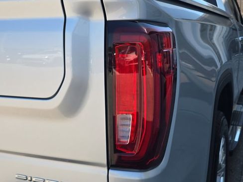 Certified 2022 GMC Sierra 1500 Denali w/ Technology Package AWD/4WD image 8