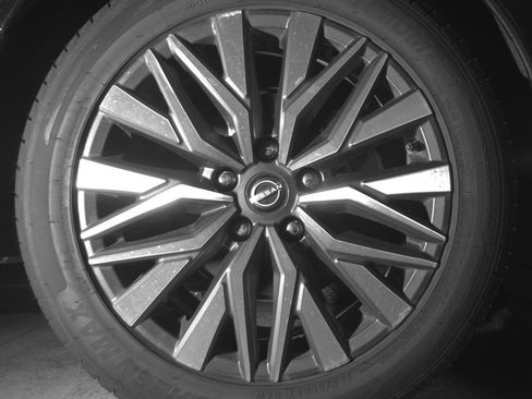 Used 2025 Nissan Altima 2.5 SV FWD image 15