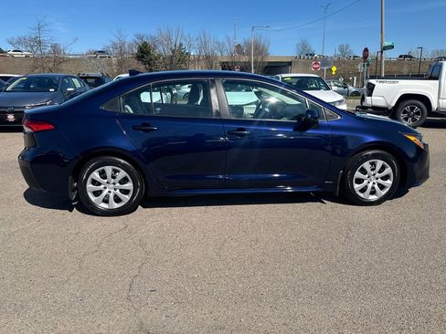Used 2022 Toyota Corolla LE image 8