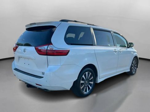 Used 2019 Toyota Sienna XLE Premium AWD/4WD image 9