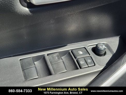 Used 2021 Toyota Corolla SE image 17