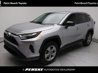 Used 2023 Toyota RAV4 LE video 1