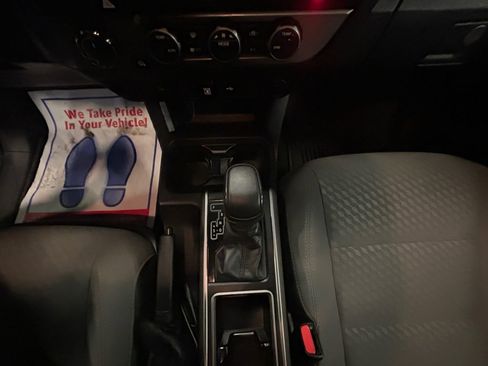 Certified 2022 Toyota Tacoma SR5 image 9