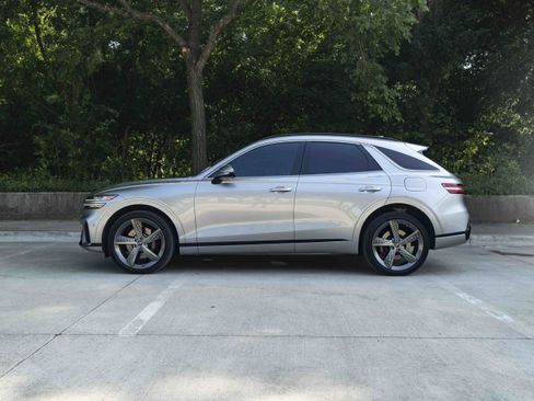 Used 2024 Genesis GV70 3.5T Sport w/ Sport Advanced Package AWD/4WD image 6