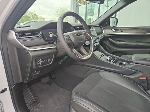 New 2026 Jeep Grand Cherokee Altitude AWD/4WD image 34