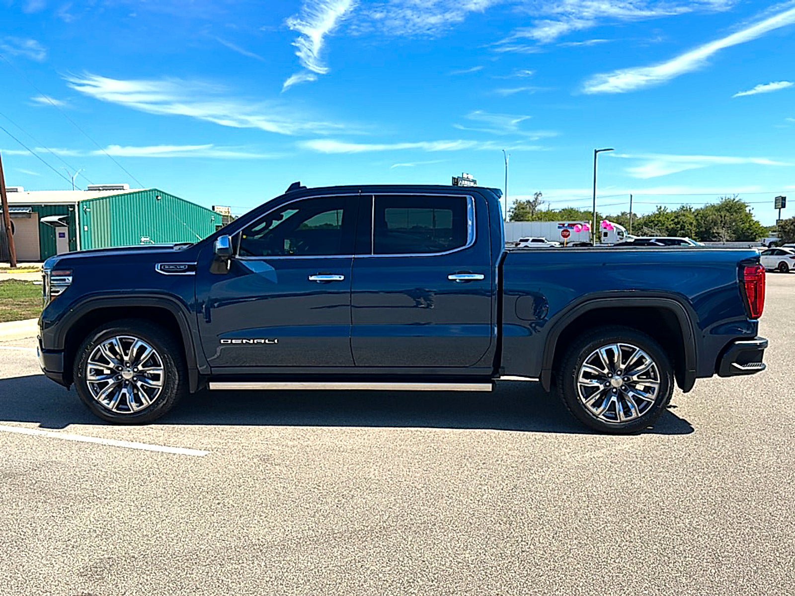 Used 2023 GMC Sierra 1500 Denali w/ Denali Reserve Package AWD/4WD image 5