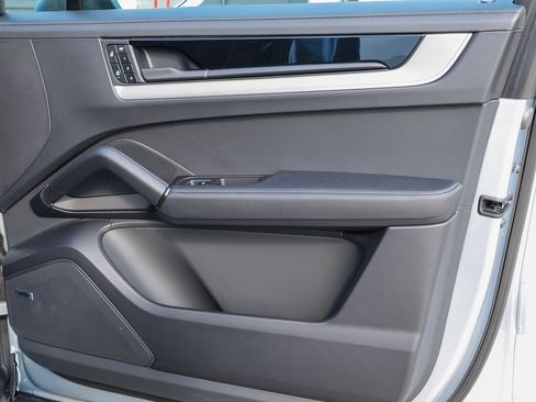 New 2025 Porsche Cayenne E-Hybrid Coupe image 26