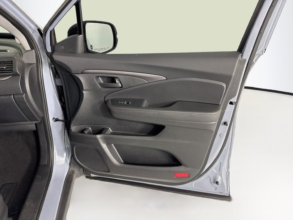 Certified 2025 Honda Ridgeline Sport+ image 25