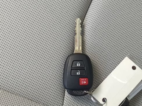 Used 2024 Toyota Corolla Cross L FWD image 34