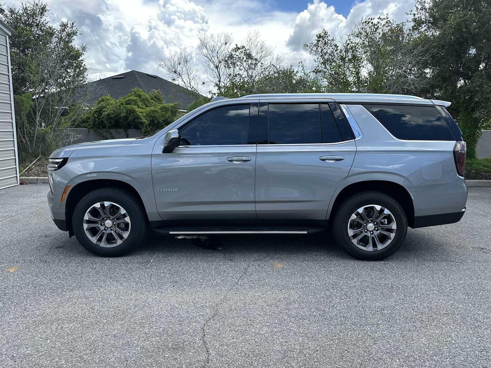 Certified 2025 Chevrolet Tahoe LS RWD image 3