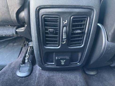 Used 2019 Jeep Grand Cherokee Altitude image 22