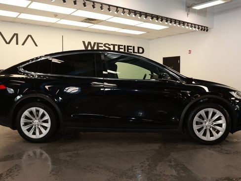 Used 2020 Tesla Model X Long Range image 8