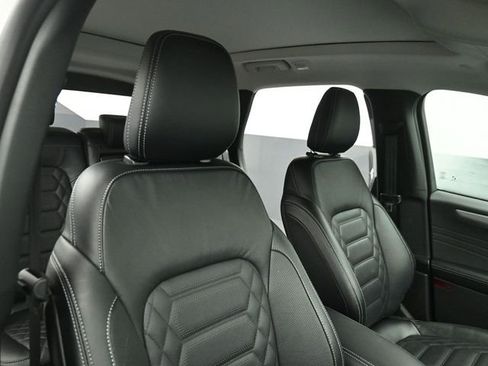 Certified 2024 Ford Escape Base w/ PHEV Premium Package image 29