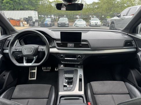 Used 2020 Audi SQ5 Premium Plus w/ Premium Plus Package AWD/4WD image 32