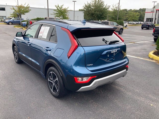 Used 2024 Kia Niro EX w/ EX Cold Weather Package FWD image 4
