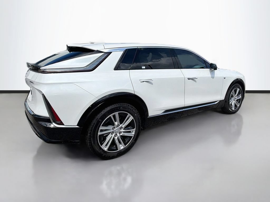 Certified 2024 Cadillac Lyriq Tech w/ LPO, Floor Liner Package AWD/4WD image 5