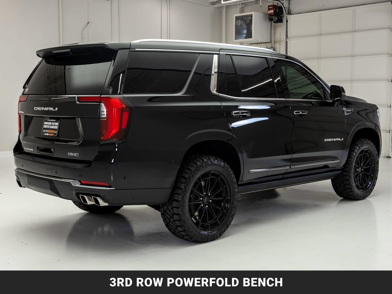 Used 2025 GMC Yukon Denali Ultimate AWD/4WD image 9