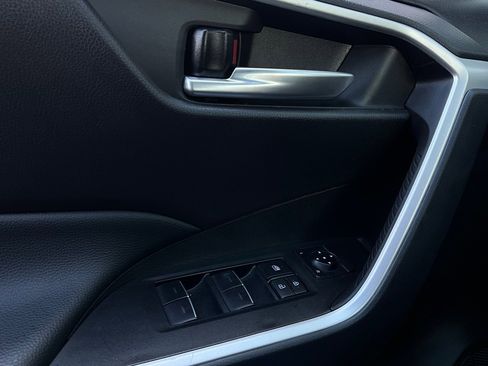 Used 2025 Toyota RAV4 XLE image 21