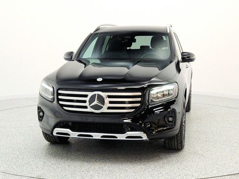 Used 2024 Mercedes-Benz GLB 250 image 2