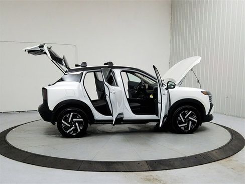 New 2026 Nissan Kicks SV w/ SV Premium Package image 16