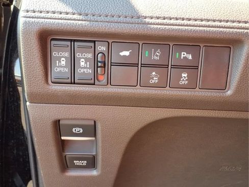 Used 2018 Honda Odyssey Touring image 15