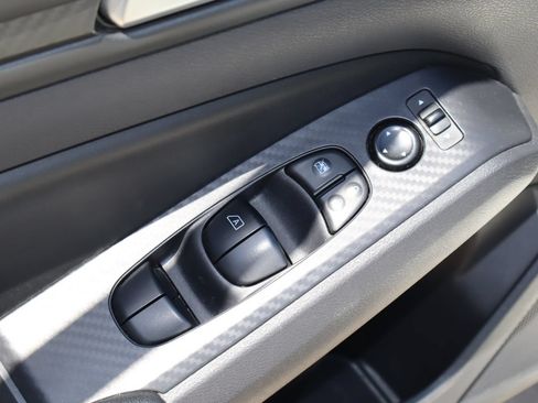 Used 2025 Nissan Altima 2.5 SV FWD image 20