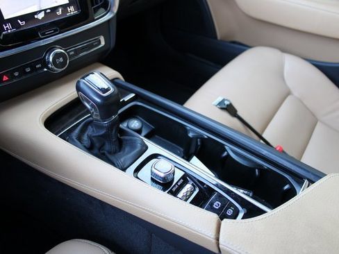 Used 2018 Volvo S90 T5 Momentum w/ Convenience Package image 27