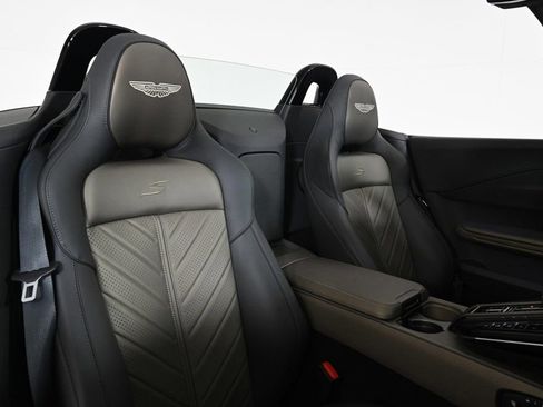 Used 2026 Aston Martin V8 Vantage S image 16
