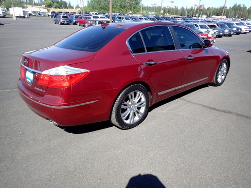 Used 2011 Hyundai Genesis 4.6 image 5