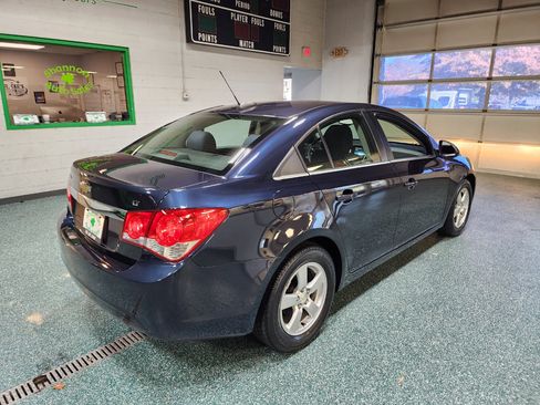 Used 2016 Chevrolet Cruze LT image 6